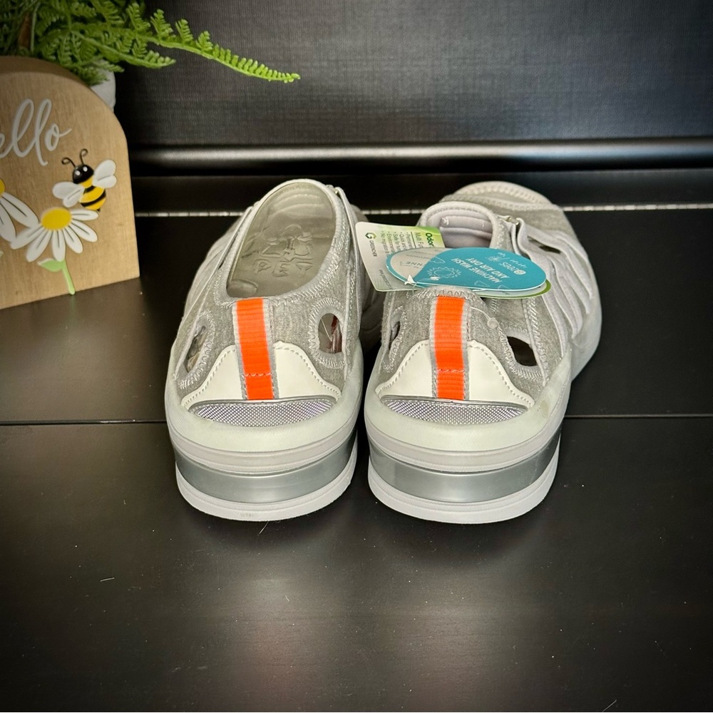 NWT BZees Reveal Grey Open Toe Comfort Shoe size 10W - Picture 9 of 13